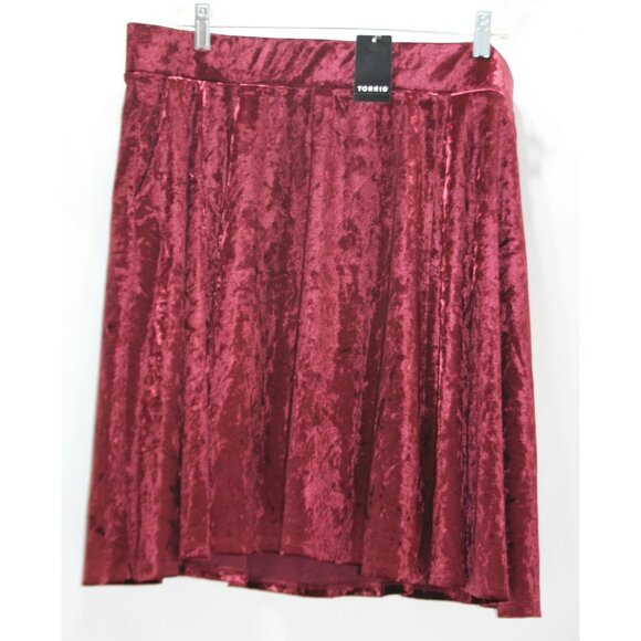 Torrid Women's Crushed Velvet Mini Skirt Maroon Plus Size 18-20 Pockets NWT - Picture 2 of 6